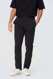BLACK FORM TAPERED CHINO